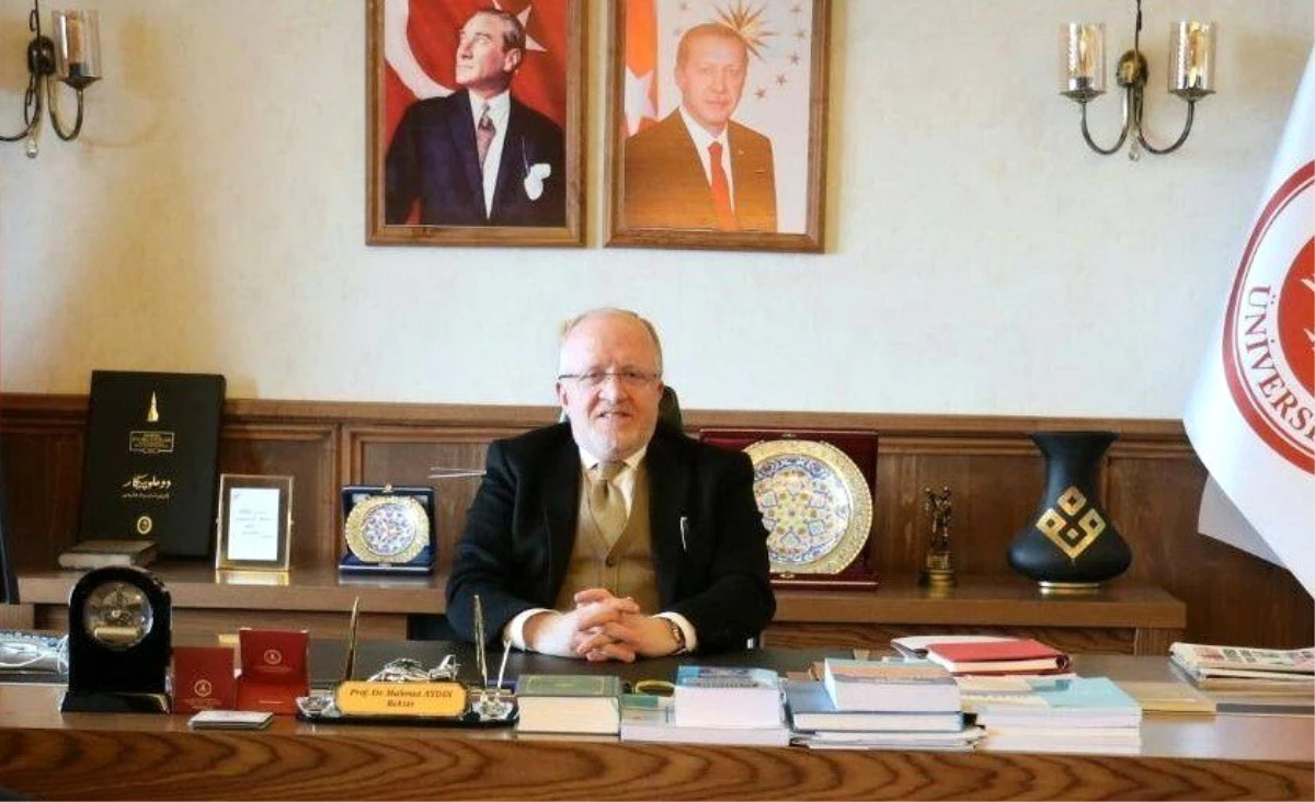 Rektör Aydın: "Türkiye inançla hareket eden insanların emekleriyle yükselmektedir"