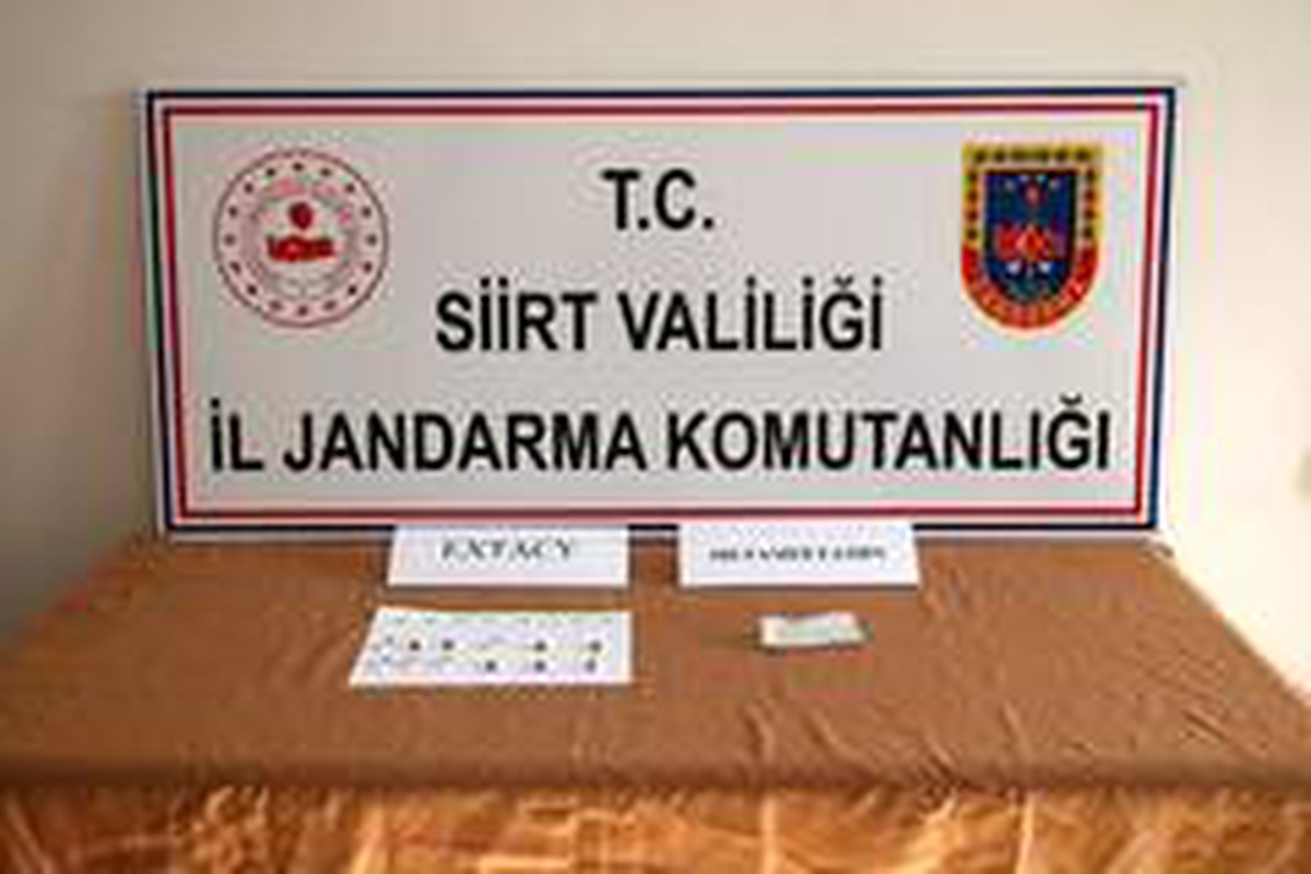 Siirt\'te uyuşturucu ticareti yapan 4 kişi gözaltına alındı