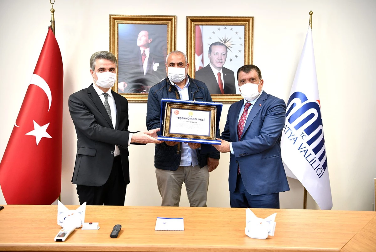 Vali Baruş ve Başkan Gürkan\'dan maske üreten firmalara teşekkür