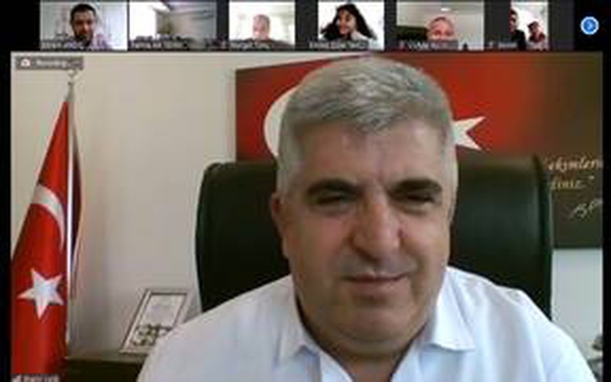 Bilim Kurulu Üyesi Prof. Dr. Çelik, telekonferans ile öğrencilerin sorulanı yanıtladı