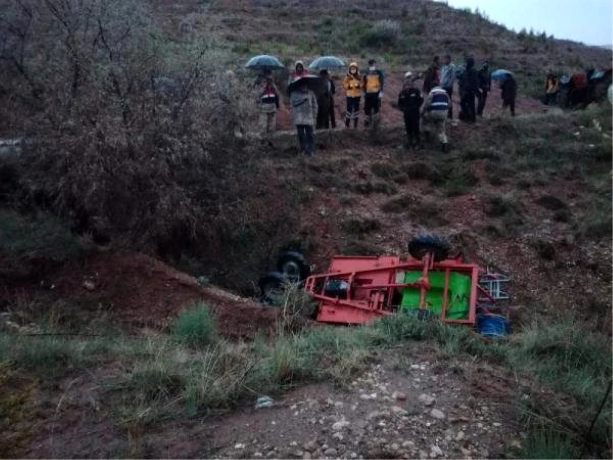 Çapa motoru şarampole devrildi: 1 ölü, 1 yaralı