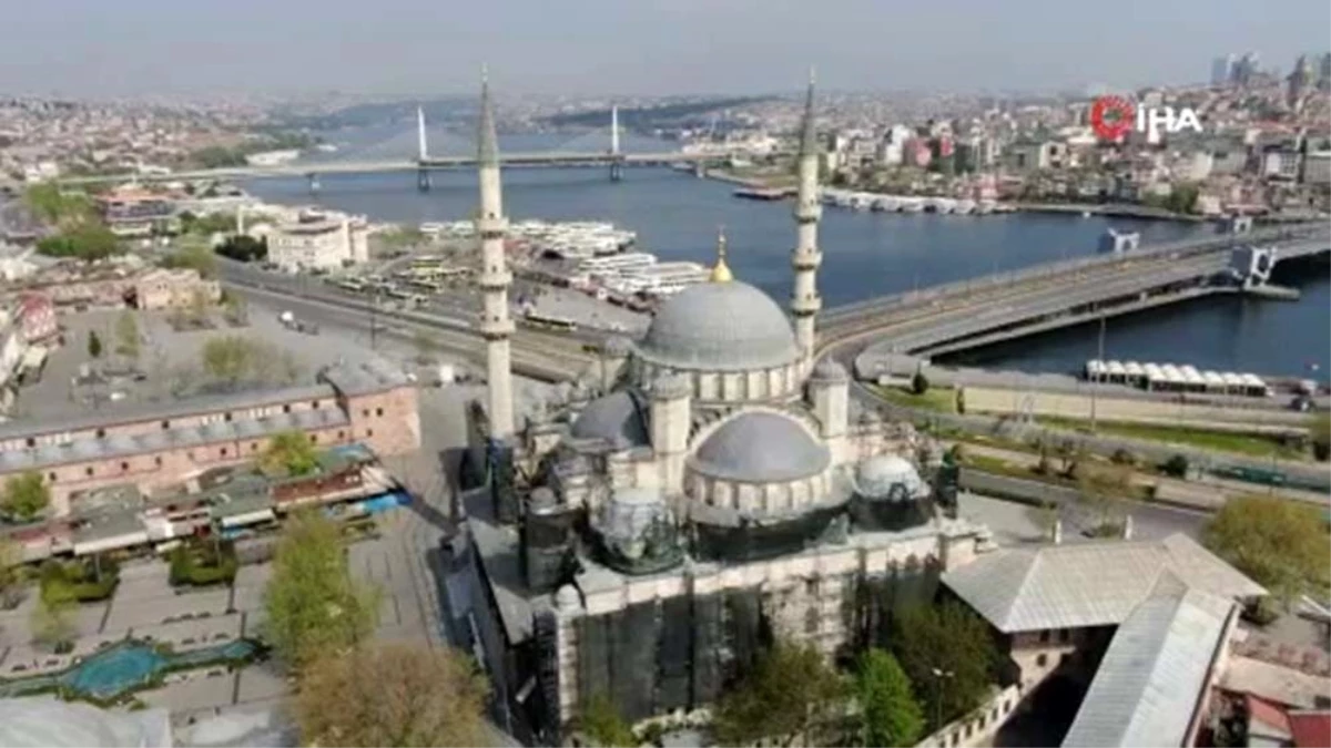 Eminönü ve Beyazıt Meydanı boş kaldı