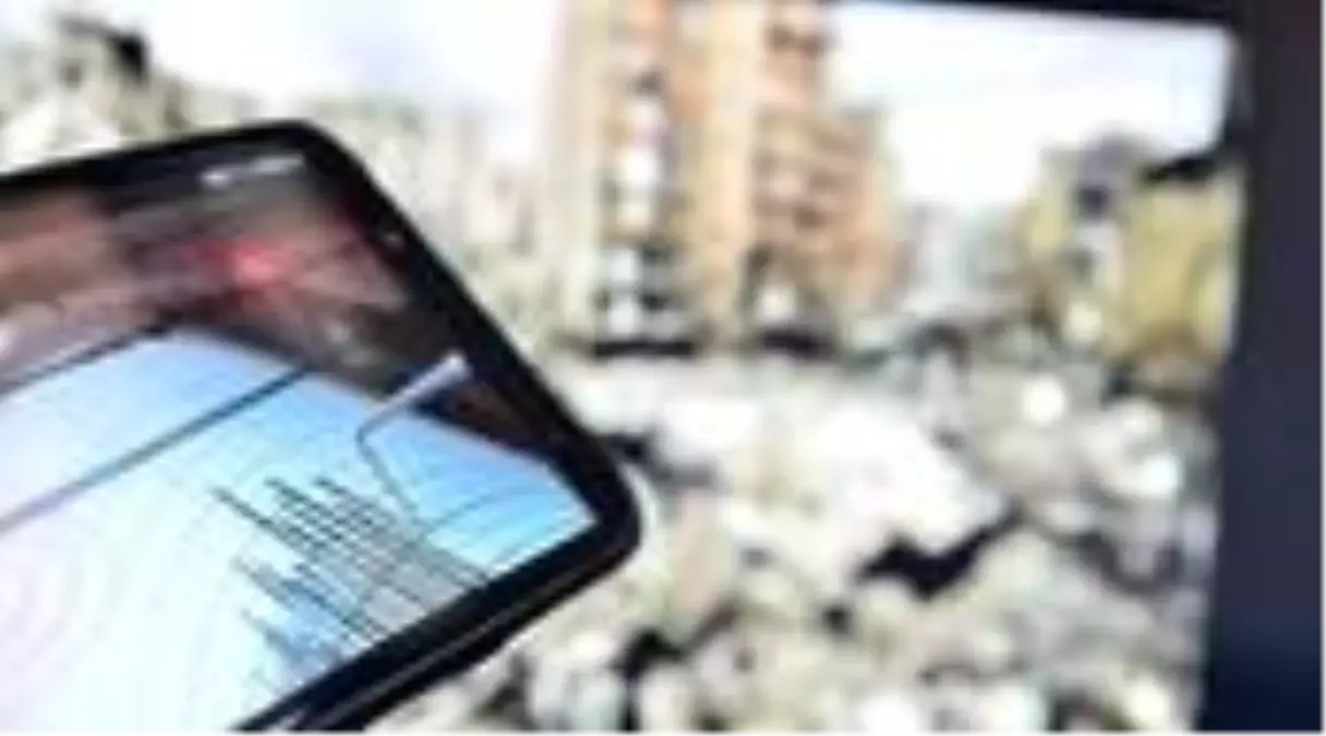 Akdeniz\'de 6,4 büyüklüğünde deprem oldu