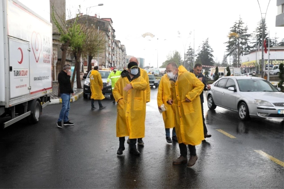 Belediye ekipleri yağış ile birlikte teyakkuza geçti