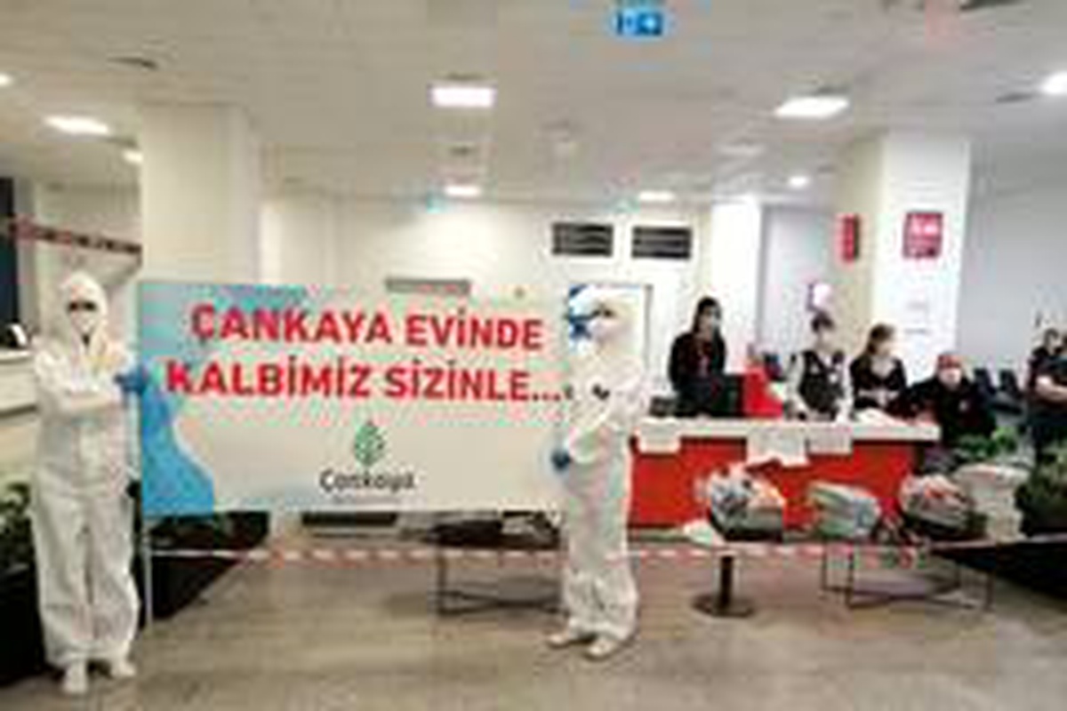 Çankaya Evleri kursiyerlerinden çocukların yüzünü güldüren hareket