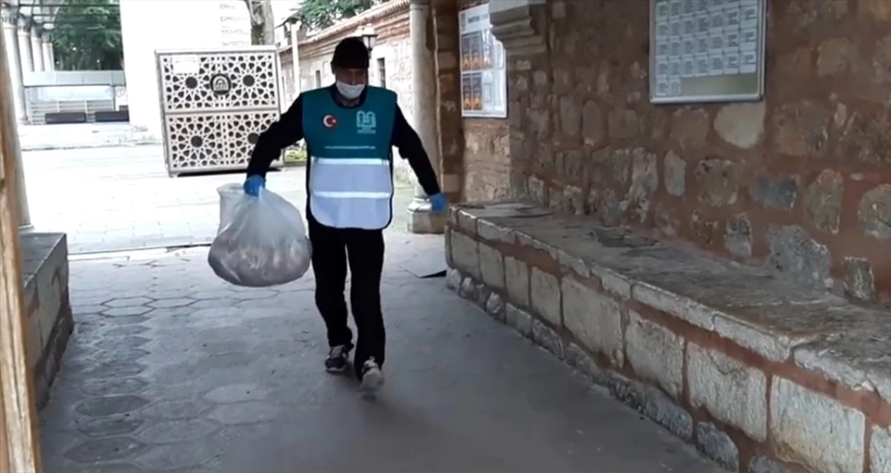 Çoban Mustafa Paşa Vakfı 300 ihtiyaç sahibi aileye iftar yemeği gönderiyor