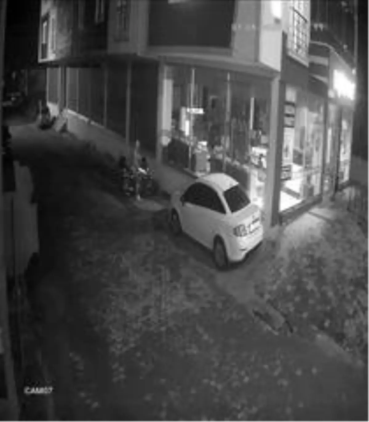 Hırsız kendi motosikleti gibi çalıp gitti