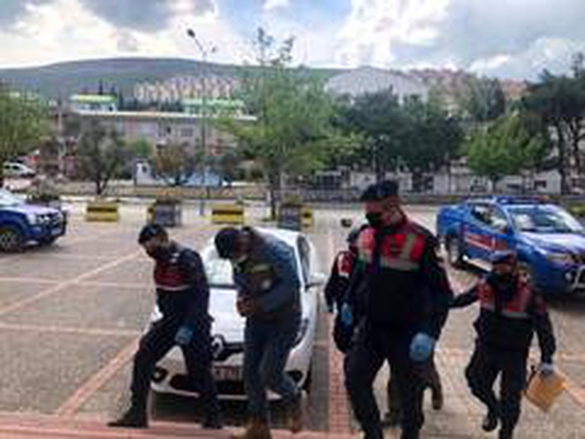 Kablo hırsızları jandarmadan kaçamadı