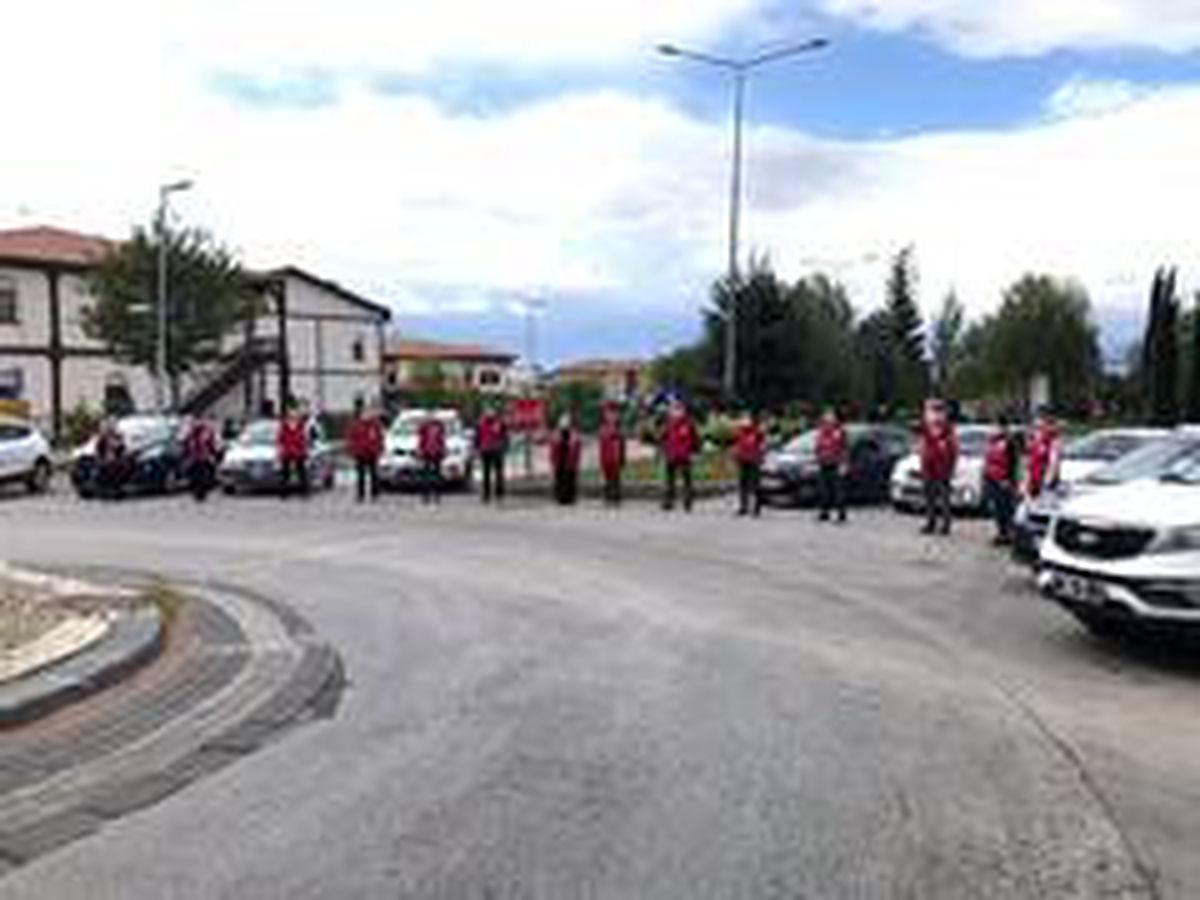 Kızılay gönüllüleri yardım için sahada