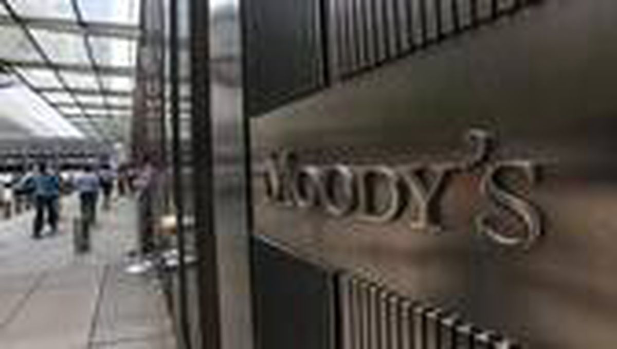 Moody\'s Suudi Arabistan\'ın görünümünü düşürdü