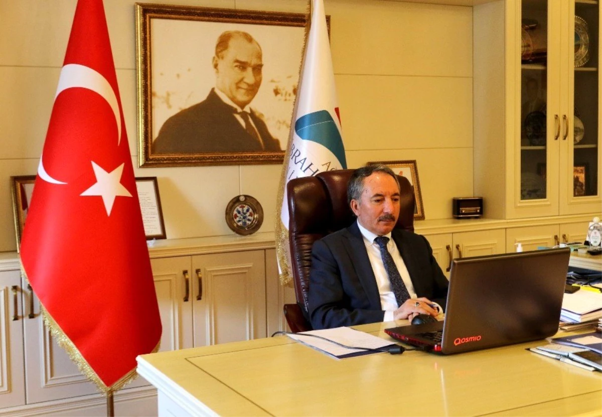 Rektör Karabulut, YÖK Başkanı Saraç\'ın başkanlığında toplantıya katıldı