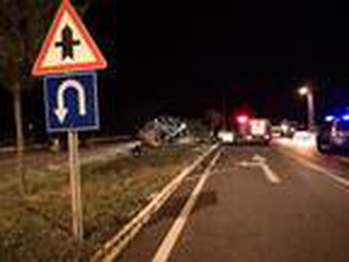 Tokat\'ta otomobil direğe çarptı: 1 ölü, 1 yaralı