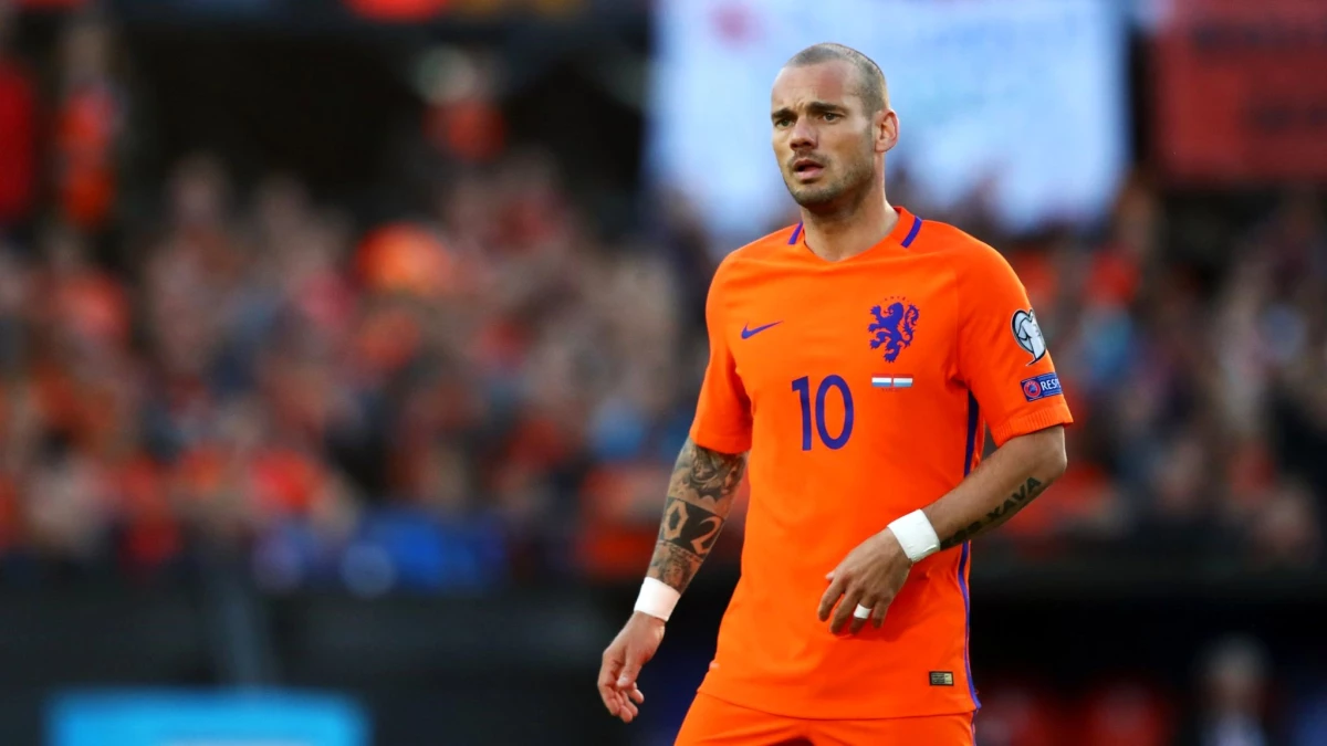 Wesley Sneijder\'in jübile maçı koronavirüs önlemleri nedeniyle ertelendi