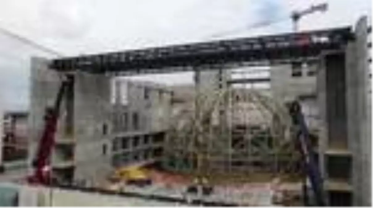 AKM binası yükselmeye devam ediyor