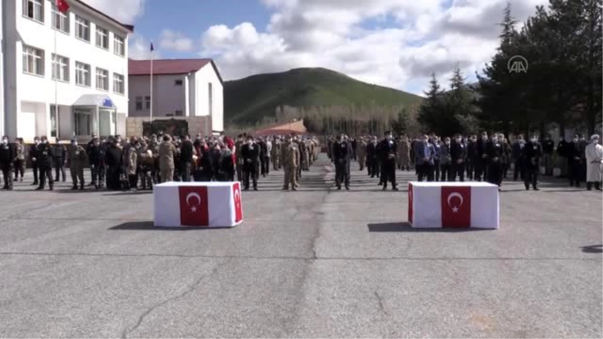 Bitlis\'te şehit olan iki asker için tören