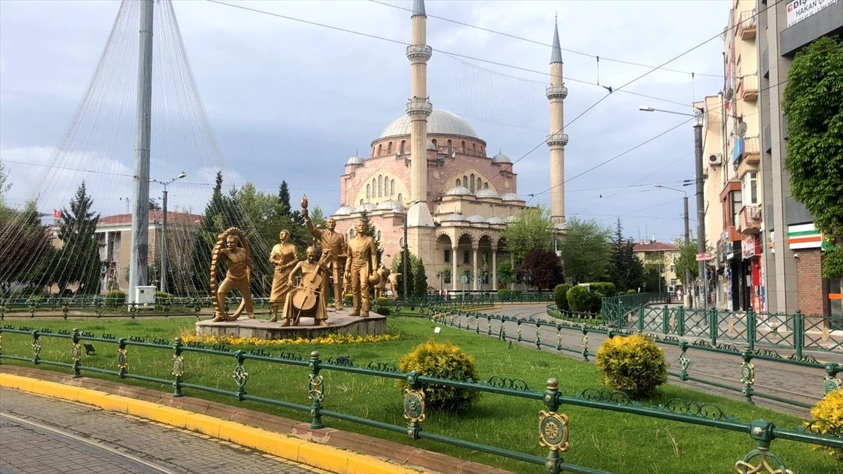 Bursa, Eskişehir ve Balıkesir\'de sokağa çıkma kısıtlamasının son gününde sessizlik hakim
