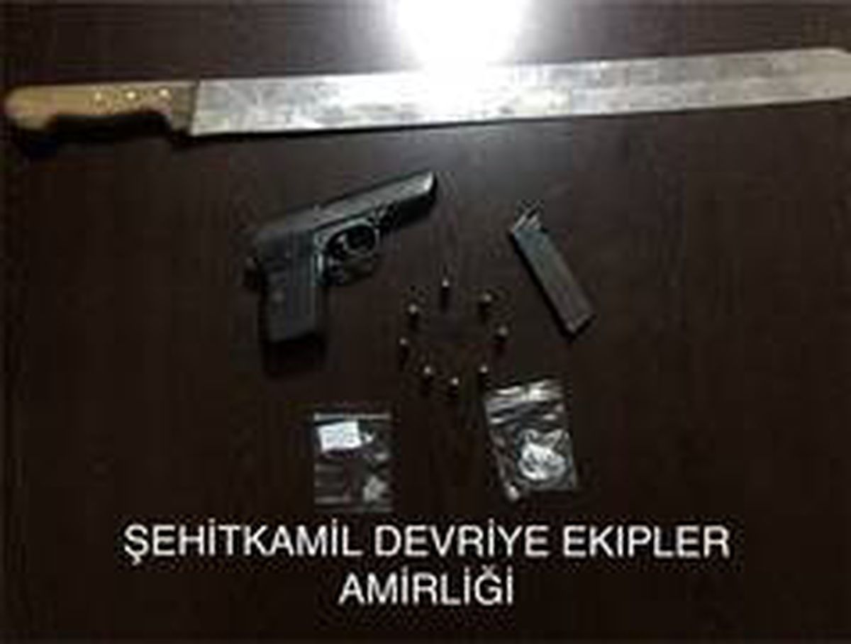 Gaziantep\'te şüpheli araçta 6 kilo uyuşturucu ele geçirildi