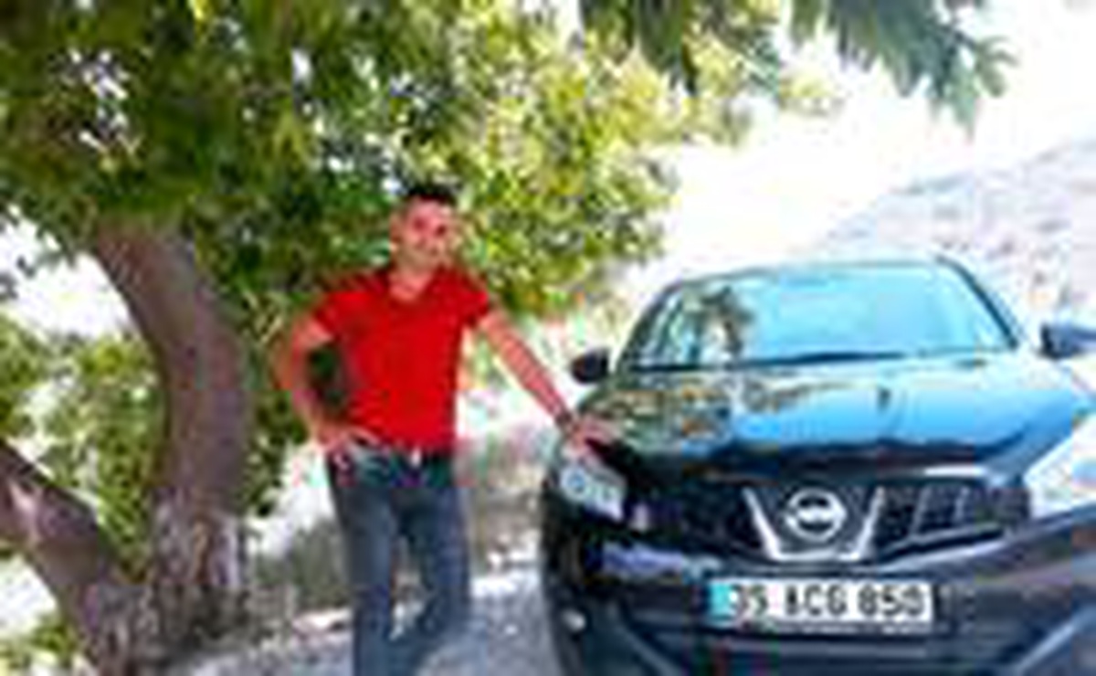 İzmir\'de kamyon ile çarpışan motosiklet sürücüsü hayatını kaybetti