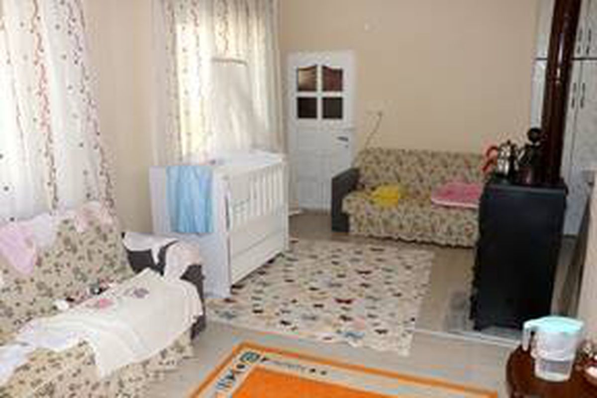 Kocaeli\'de evi yanan aileye yardım eli uzandı
