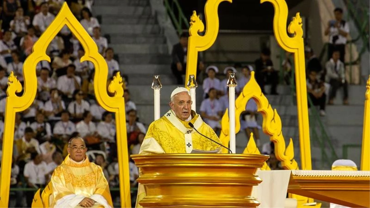 Papa Francis, bulunacak Covid-19 aşısının dünyada herkesin kullanımına açık olmasını istedi