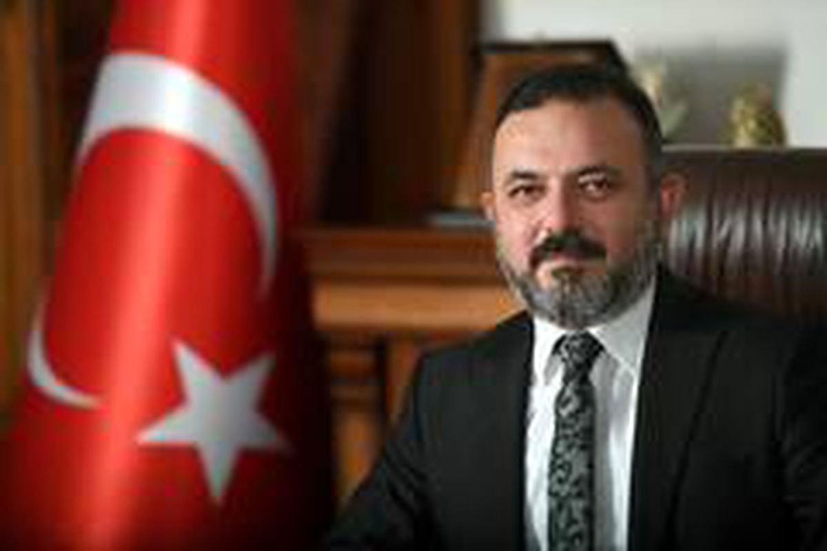 Başkan Ercan\'dan Sağlık Kahramanları Hatıra Ormanı\'na fidan bağışı