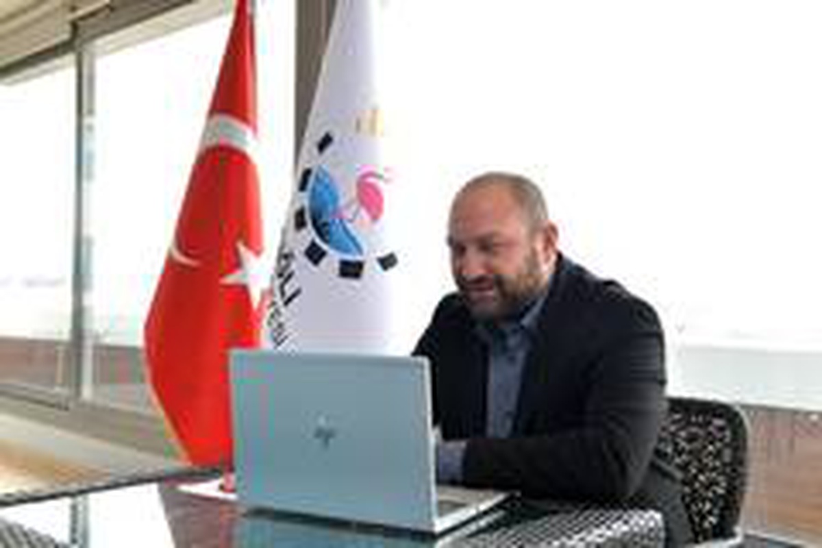 Başkan Gümrükçü muhtarlarla online toplantıda buluştu