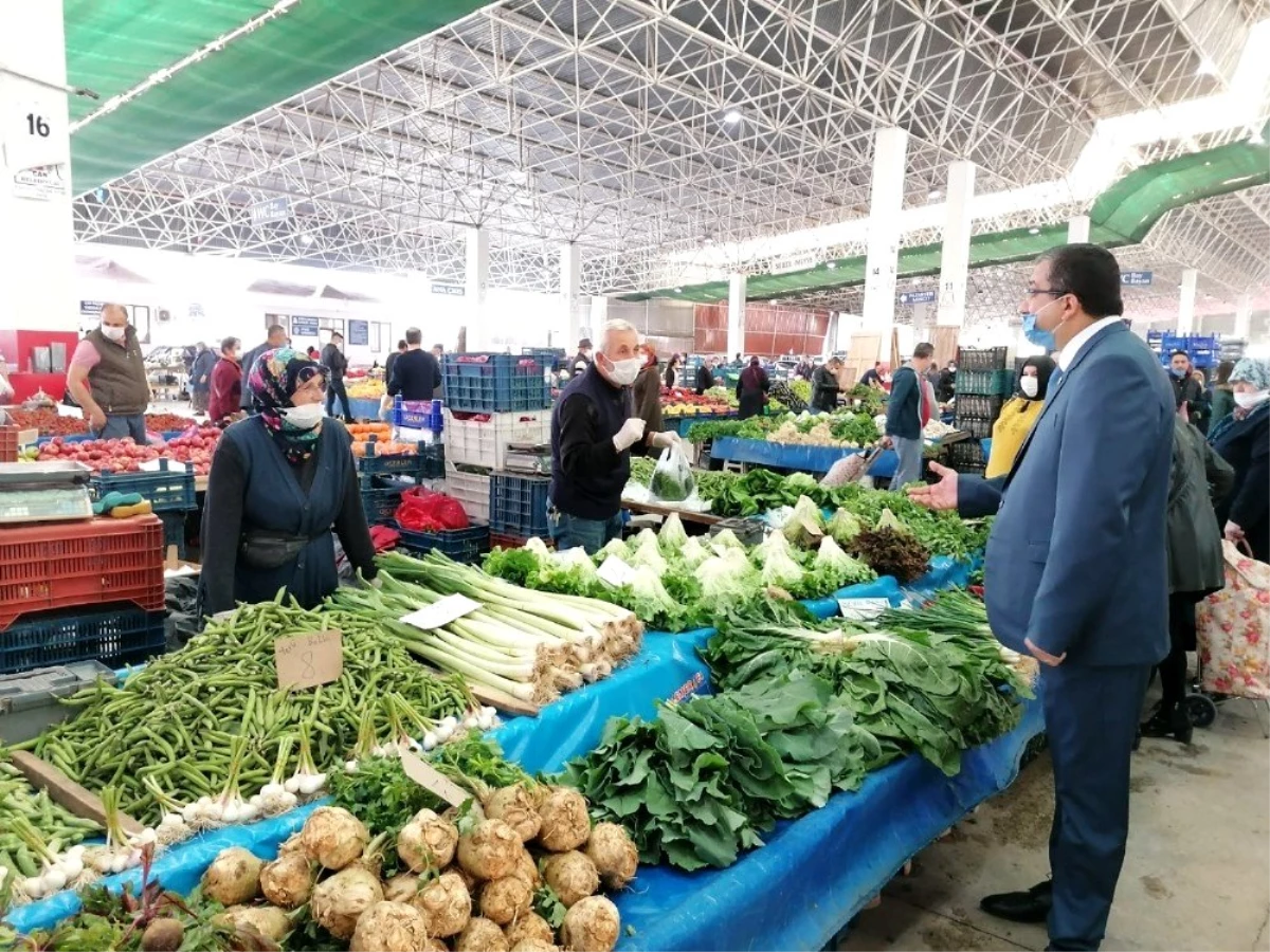 Çan Belediye Başkanı Öz, pazarda korona virüs tedbirlerini inceledi