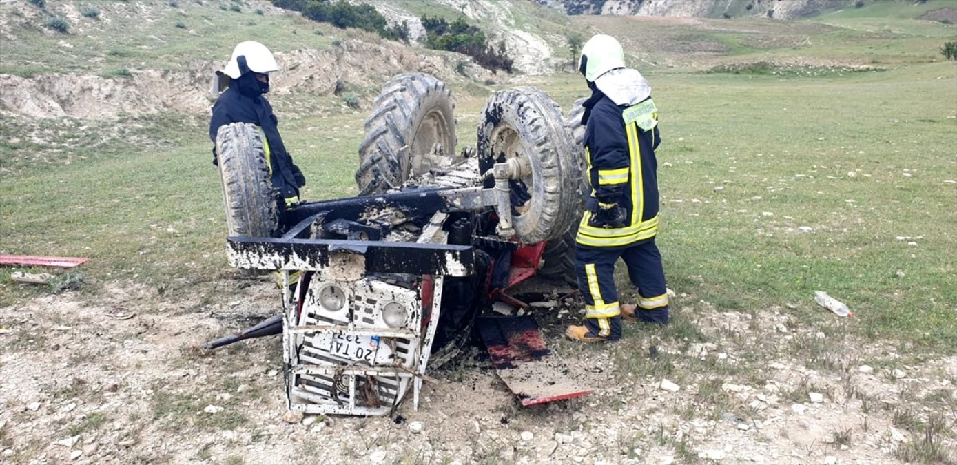 Denizli\'de devrilen traktörün altında kalan sürücü yaralandı