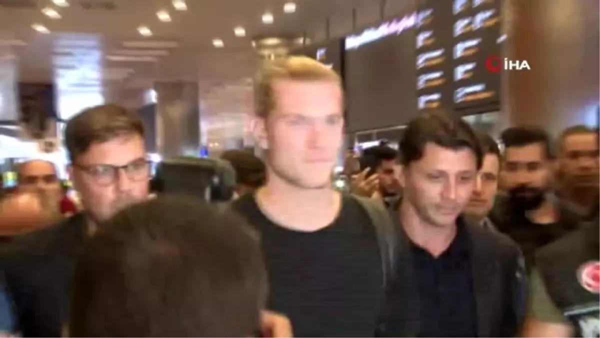 Karius\'tan Beşiktaş taraftarına veda mesajı