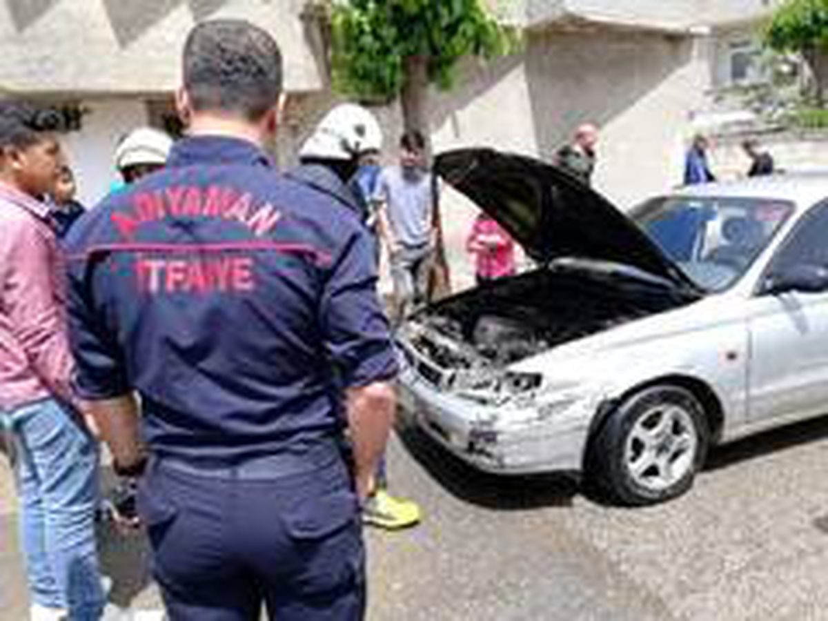 Seyir halindeki otomobil yandı