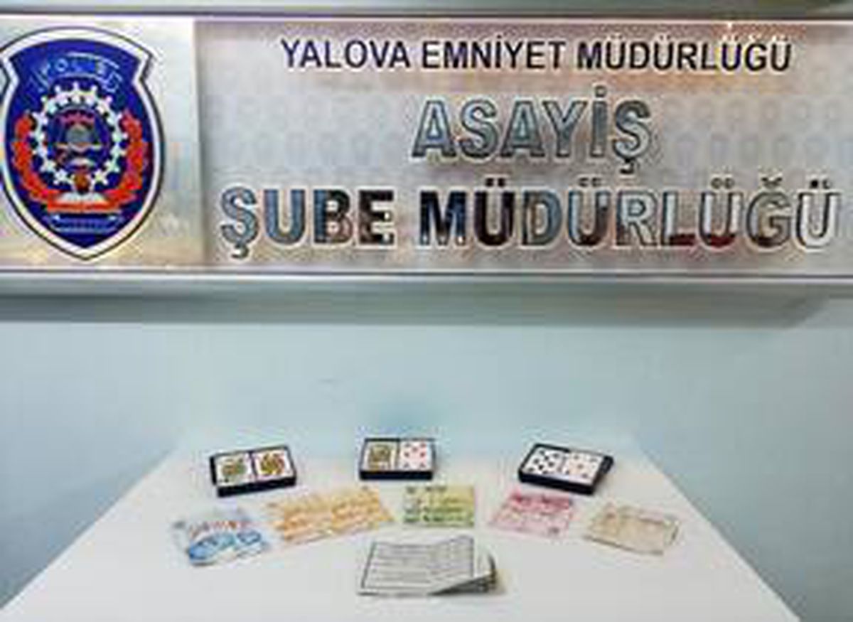 Yalova\'da kumar oynanan evdeki 9 kişiye para cezası