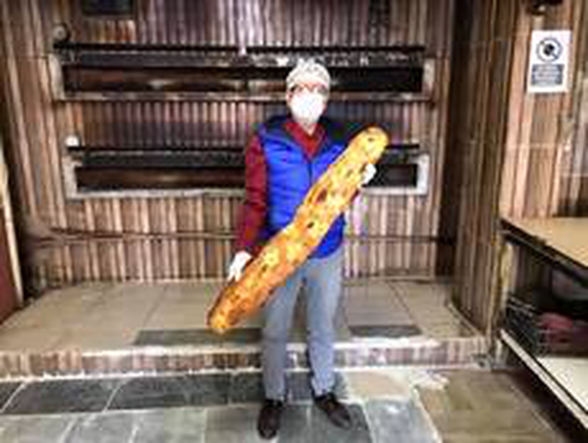 1 metre 25 santimetre uzunluğunda ve bir kilogram ağırlığındaki pide 5 TL
