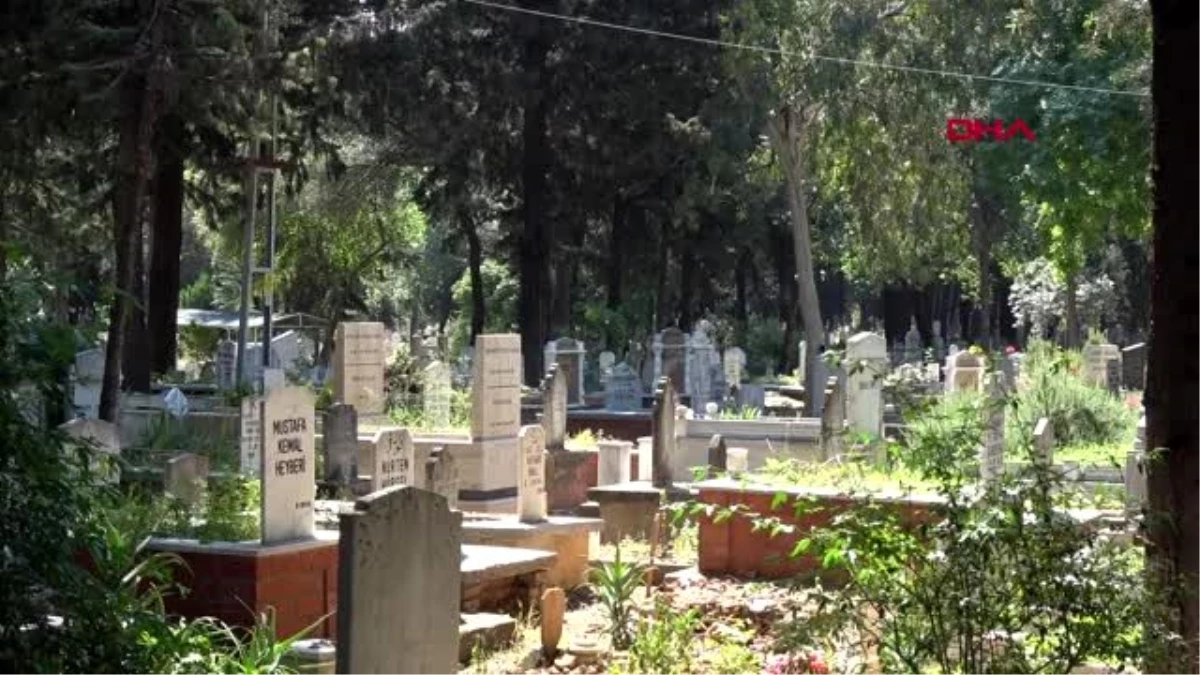 ANTALYA Korona, mezar ziyaretini dijitalleştirdi