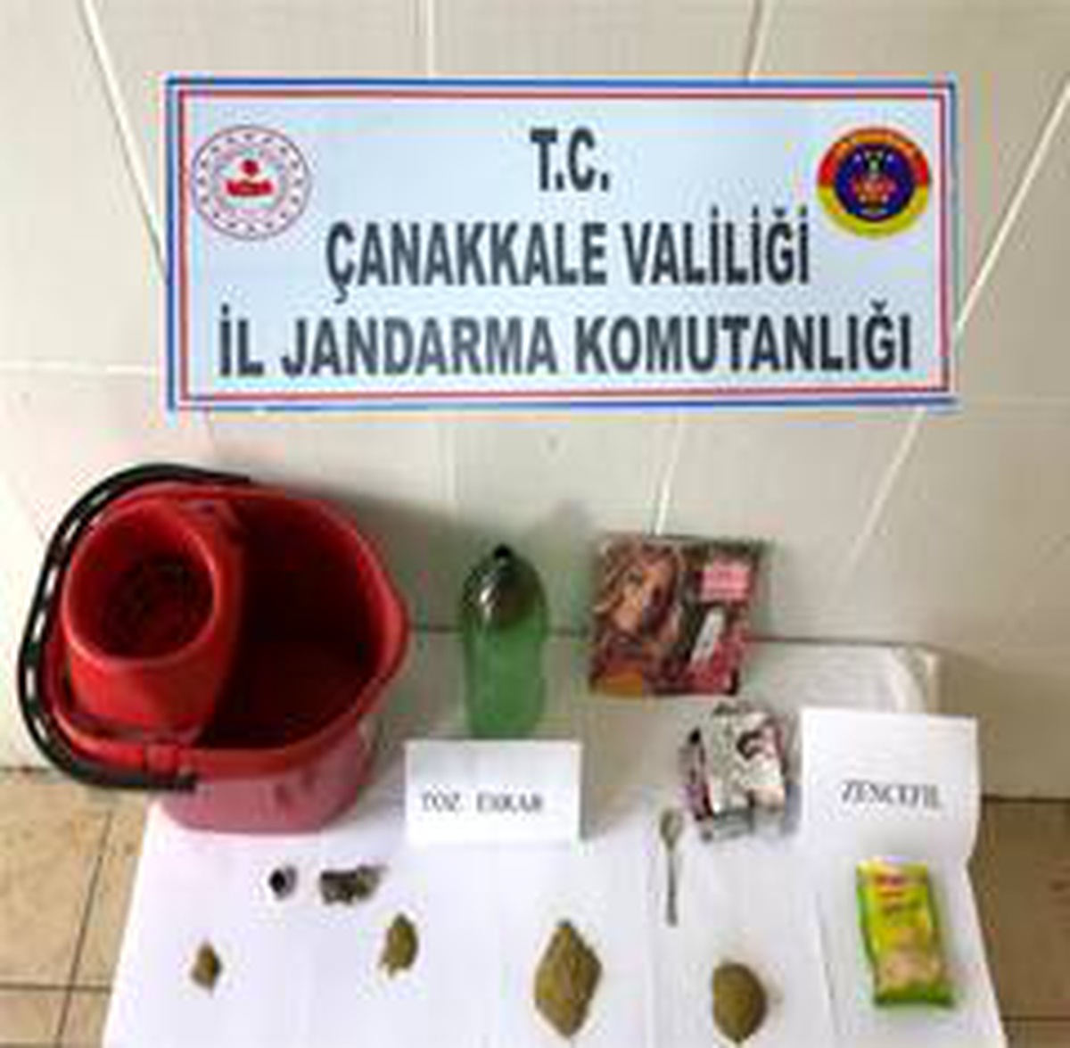 Çanakkale\'de uyuşturucu operasyonu: 2 gözaltı
