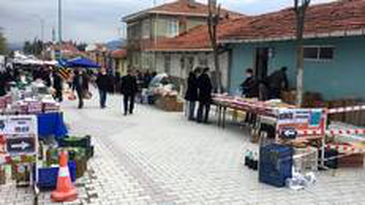 Emet ilçe pazarının kurulmayacağı açıklandı