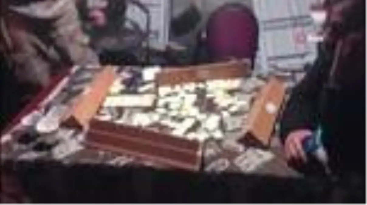 Garajda okey pahalıya mal oldu... Garajda okey oynarken yakalanınca, kahkaha attılar