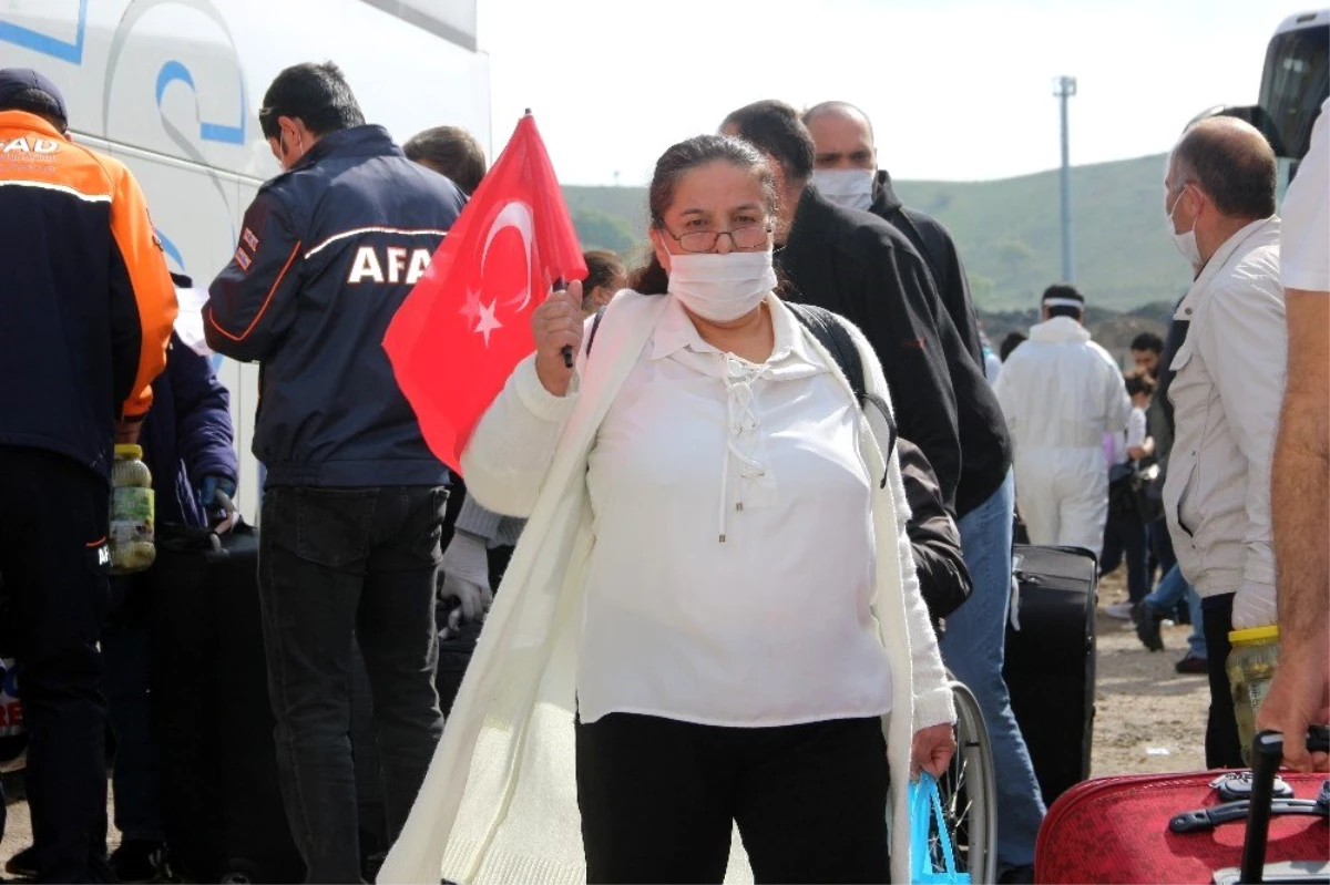 İngiltere\'den getirilen 336 vatandaş, karantinadan tahliye edildi