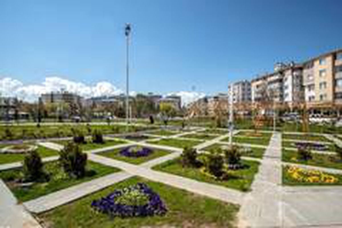 İpekyolu\'ndaki park ve bahçelerde hummalı çalışma