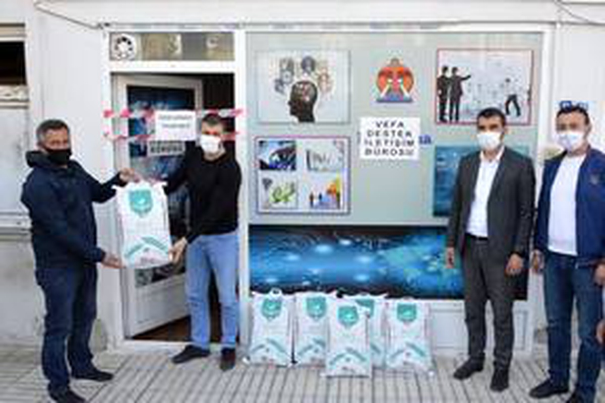 İş insanından Havza Vefa Sosyal Destek Grubu üyelerine un gönderildi
