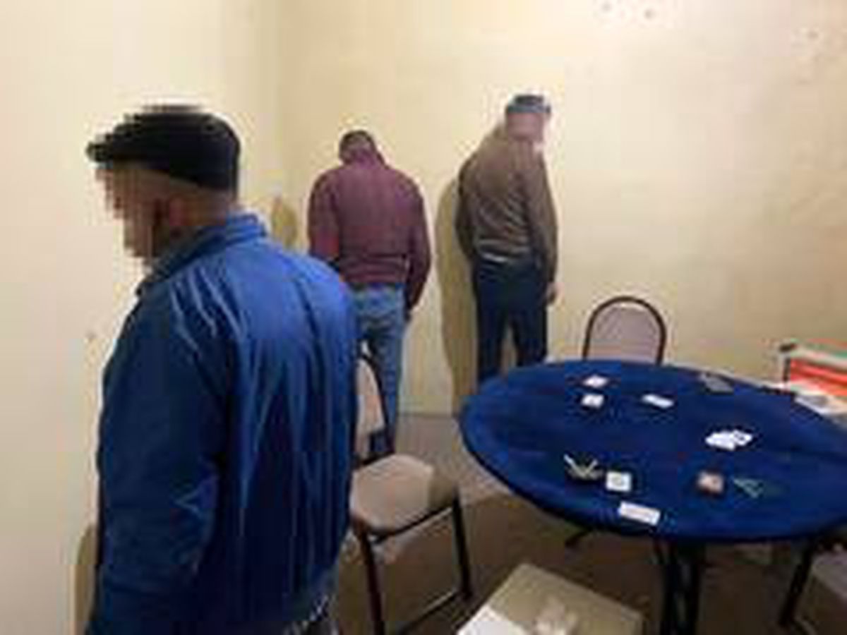 Kumar oynamak için ev kiralayan 7 kişi gözaltına alındı