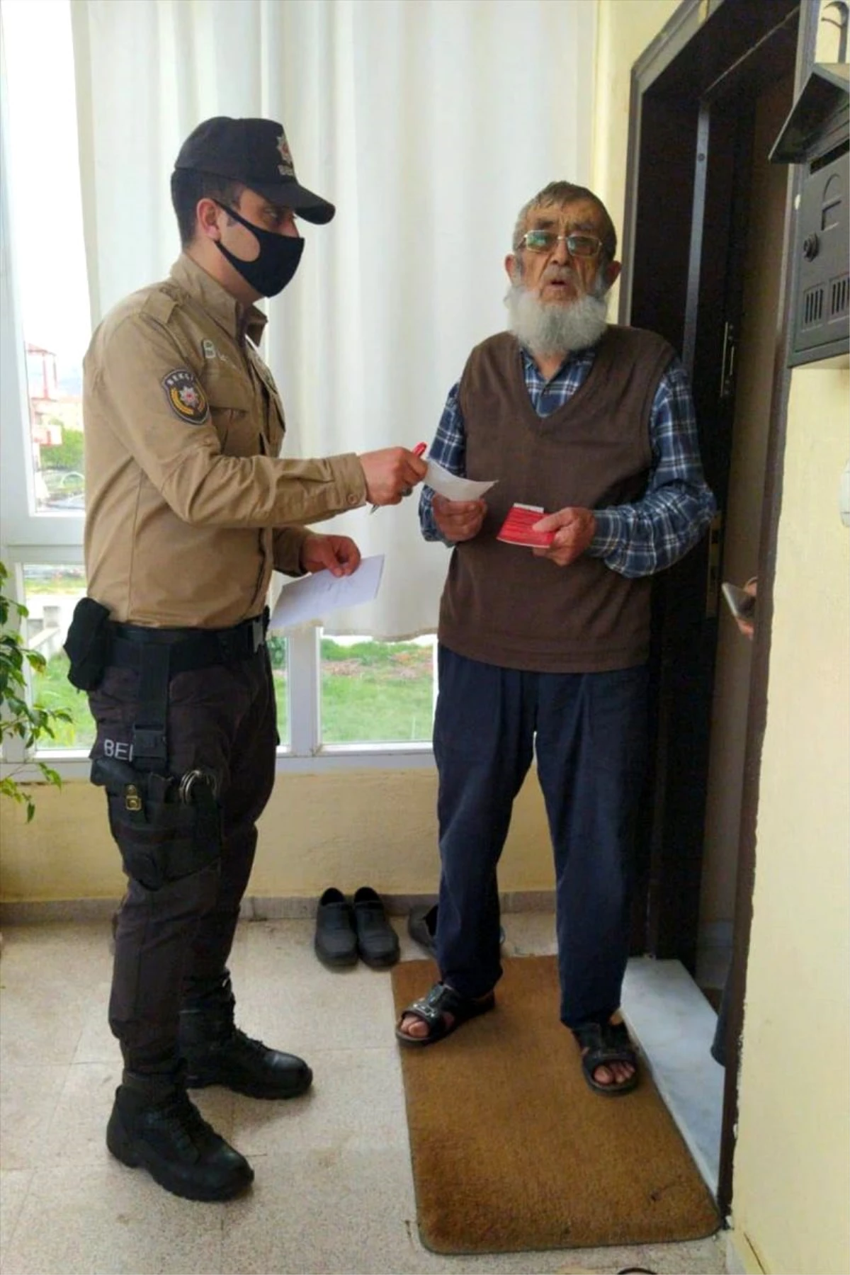 Nevşehir\'de emekli vatandaş "Milli Dayanışma Kampanyası"na 5 bin lira bağışladı