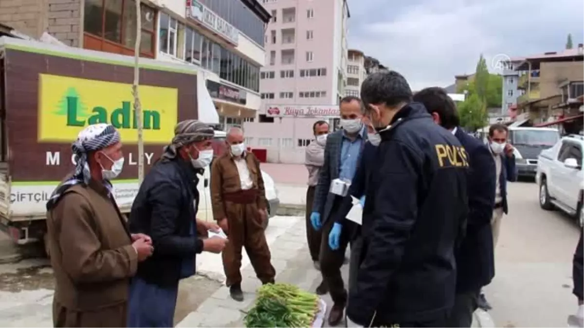 Şemdinlili kadınların ürettiği maskeler dağıtıldı