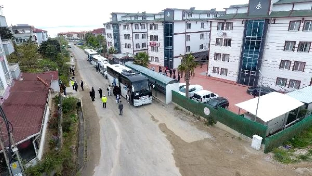 Sinop\'ta karantina süresi dolan 237 kişi, evlerine uğurlandı