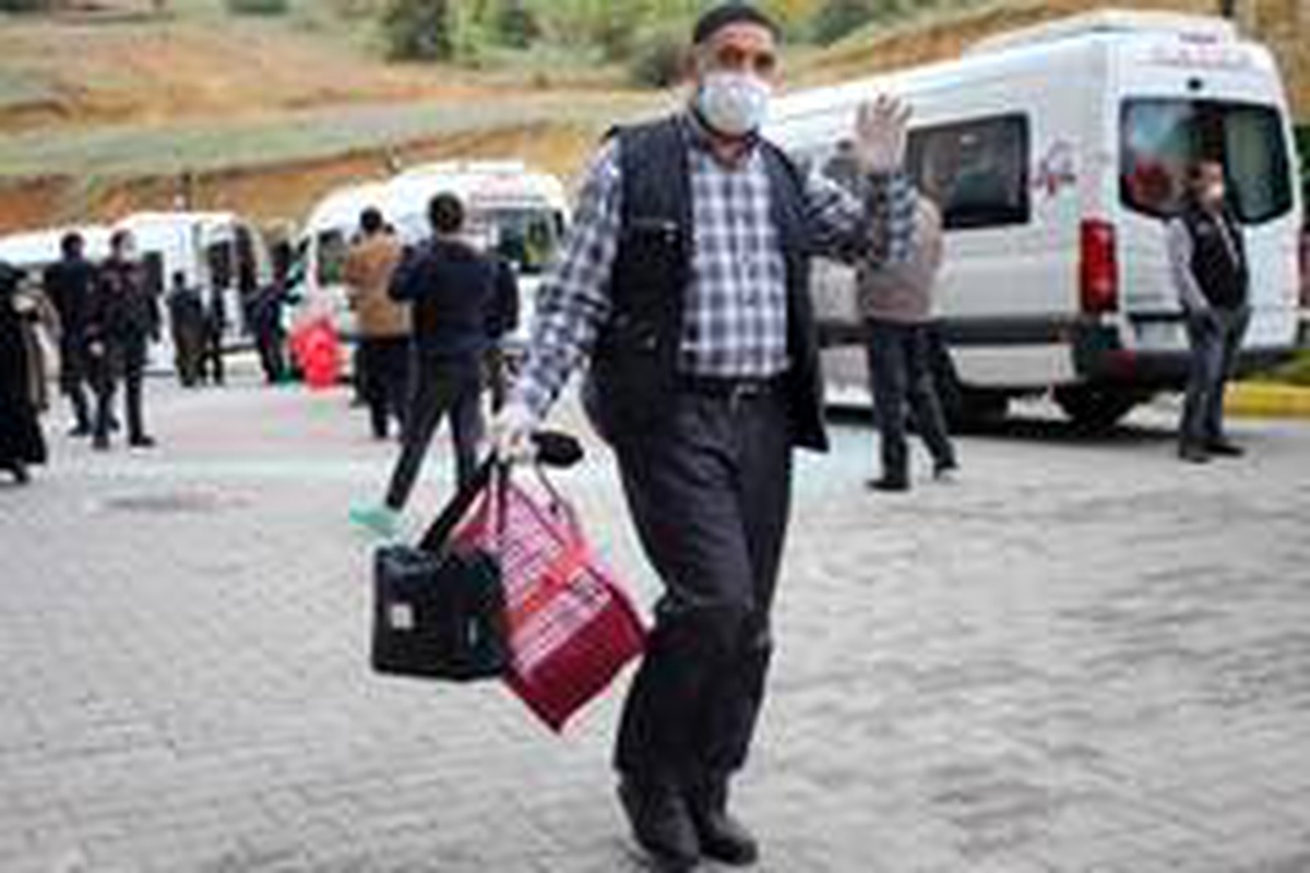 Uşak\'ta karantinadaki 234 vatandaş memleketlerine uğurlandı