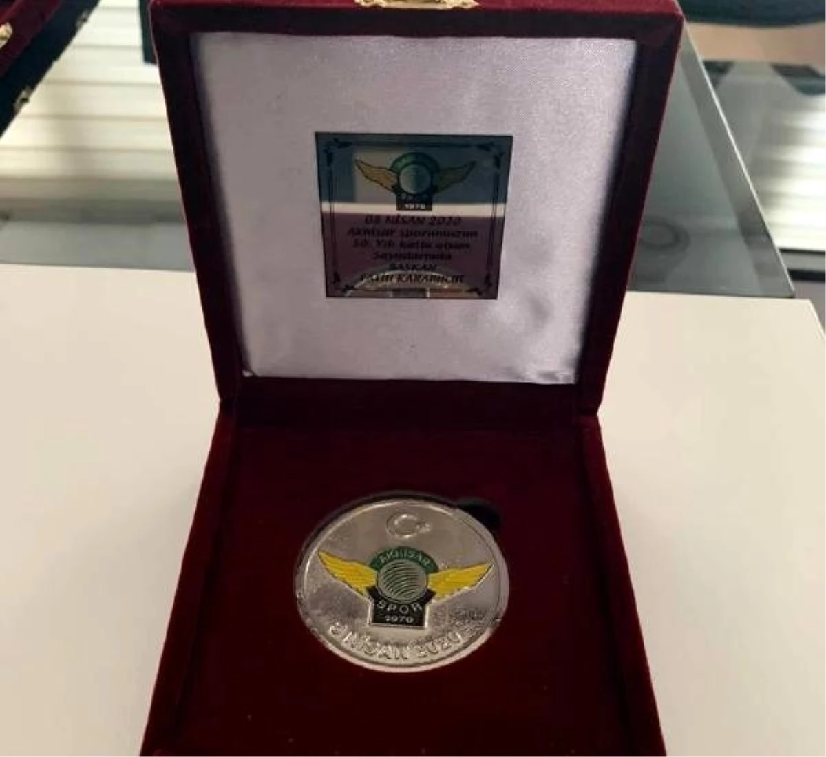 Akhisarspor\'dan 50. yıla özel madalya