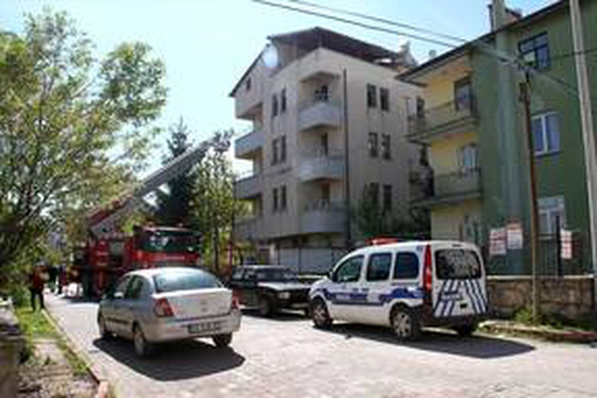 Beyşehir\'de korkutan ev yangını