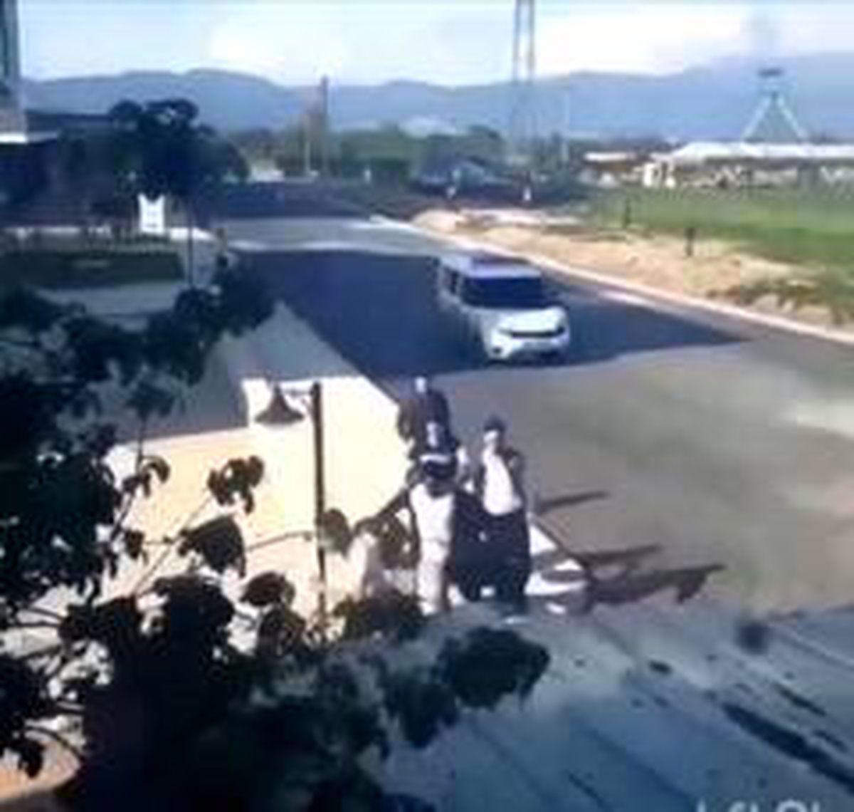 Bursa\'da polisi gören gençler böyle kaçtı