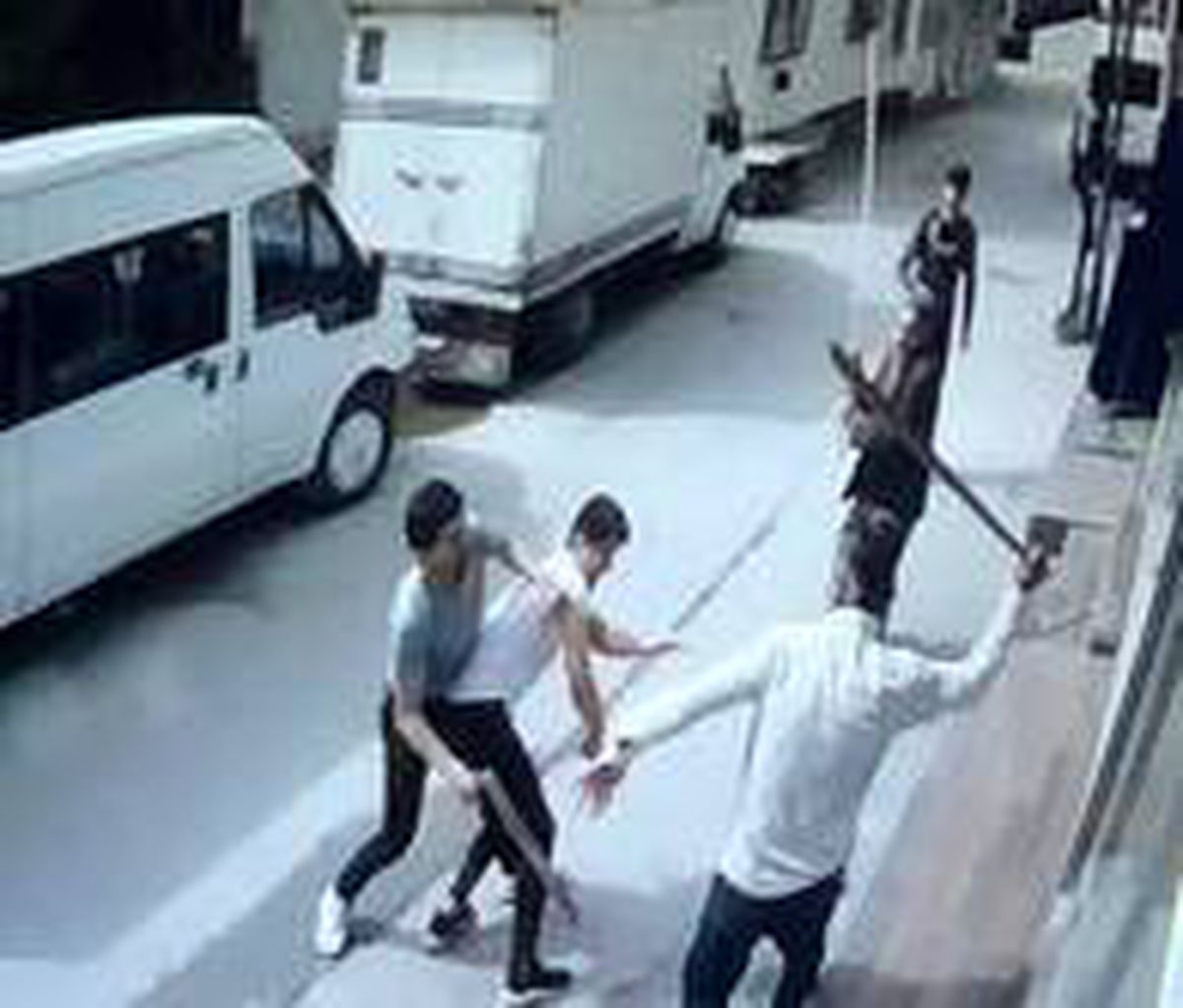 Bursa\'da yevmiye için taşlı sopalı meydan muharebesi...4 kişi bıçaklandı, 10 gözaltı