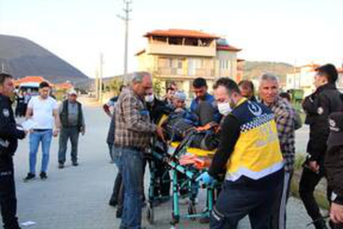 Kula\'da otomobille motosiklet çarpıştı: 1 yaralı