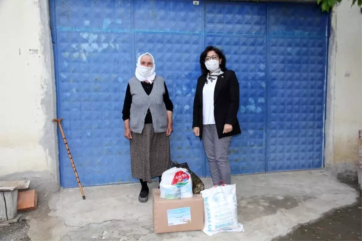 Nazire teyzenin yardımına Başkan Şahiner koştu